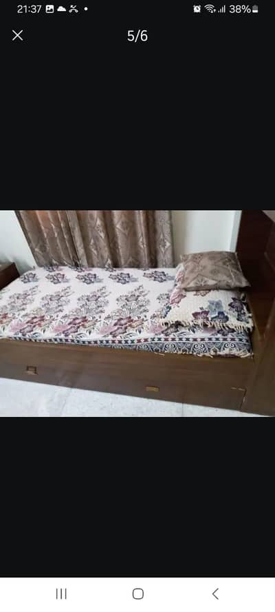 2 single beds available