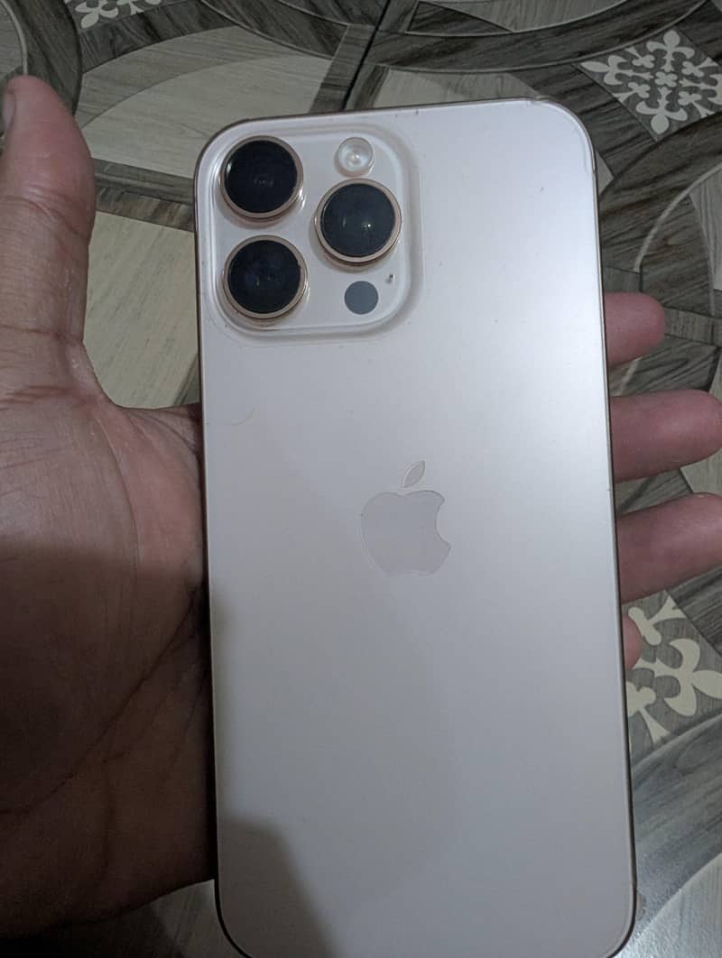 Apple iPhone 16 Pro Max 1