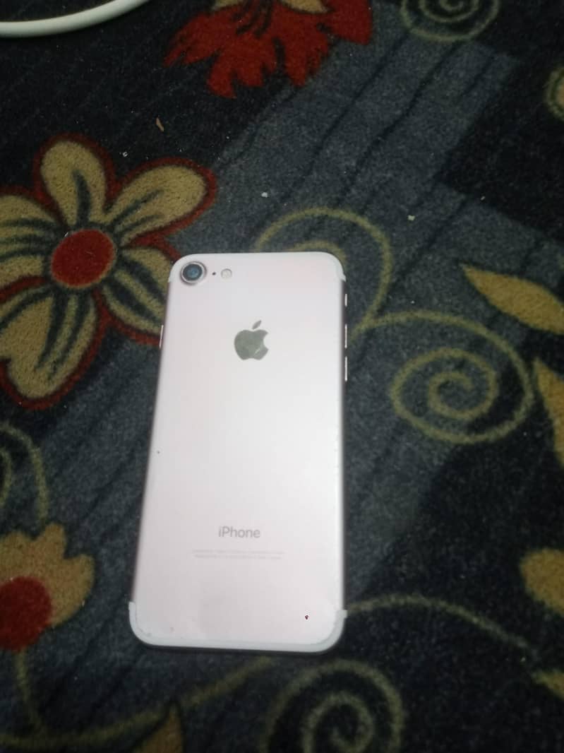 Apple iPhone 7 0