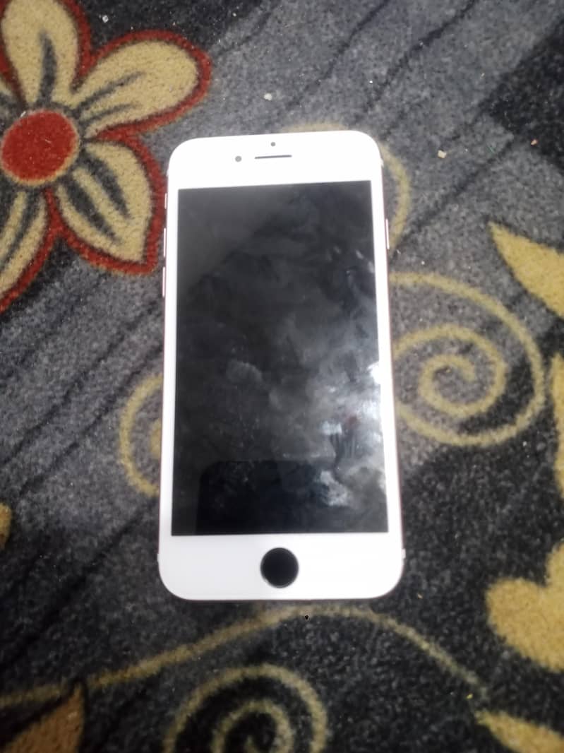 Apple iPhone 7 1