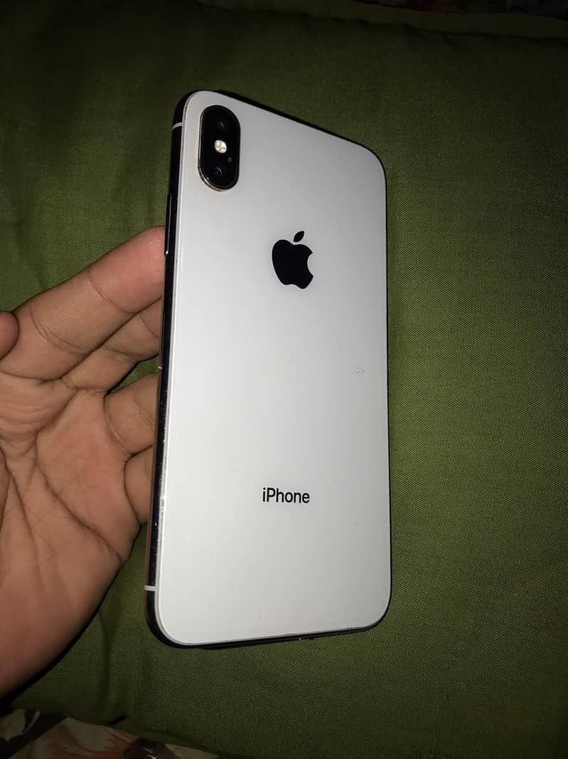 Apple iPhone X 3