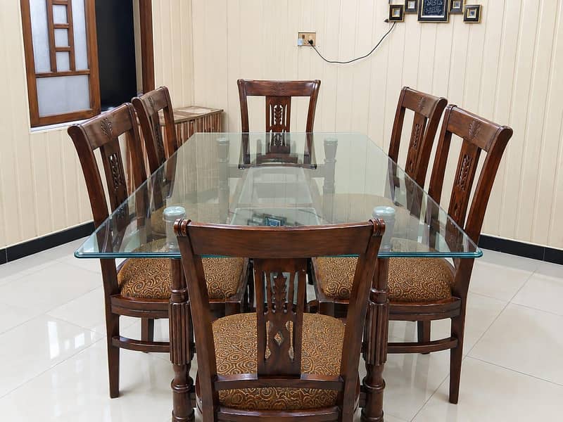 Dining Table 0