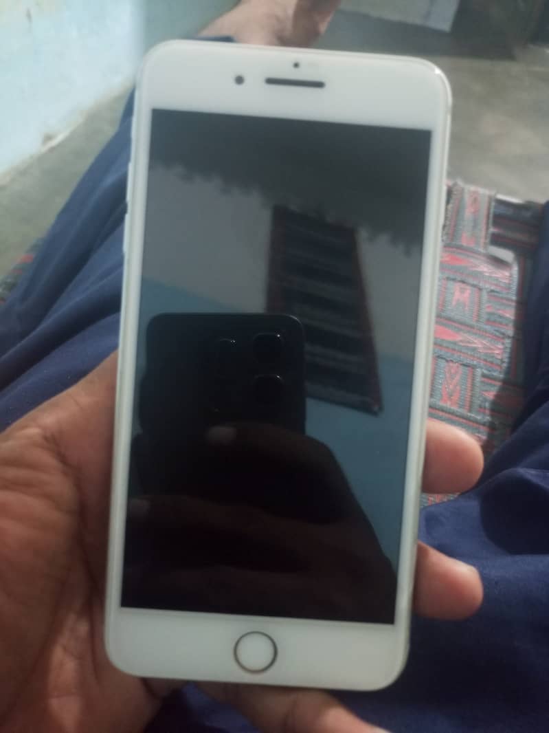 Apple iPhone 7 Plus 0