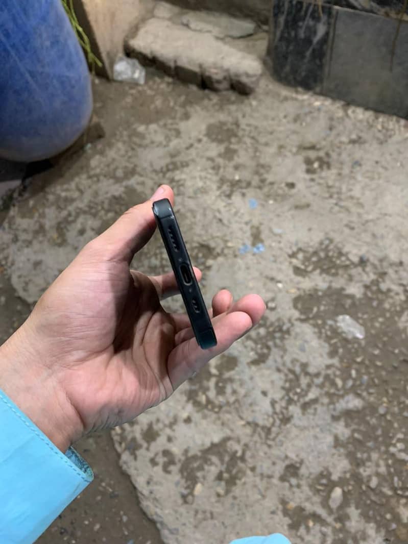 Apple iPhone 15 5