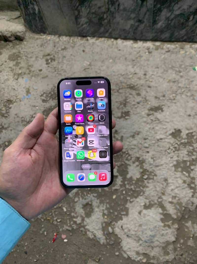 Apple iPhone 15 9