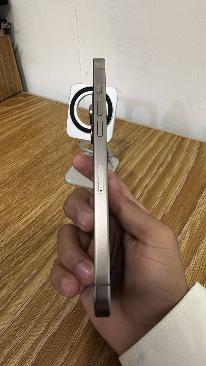 Apple iPhone 15 Pro Max 7