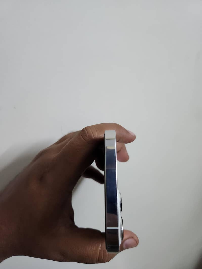 Apple iPhone 12 Pro Max 3