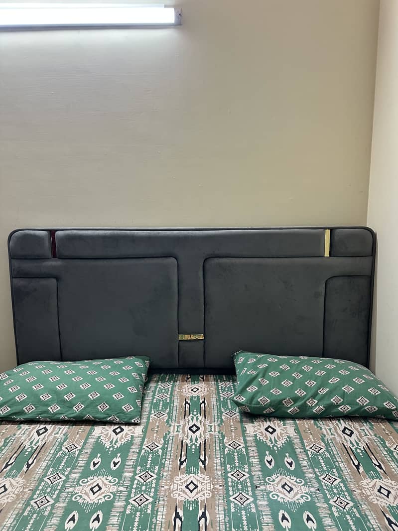 Double Bed 0