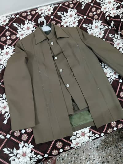 3 piece suit in very good condition.