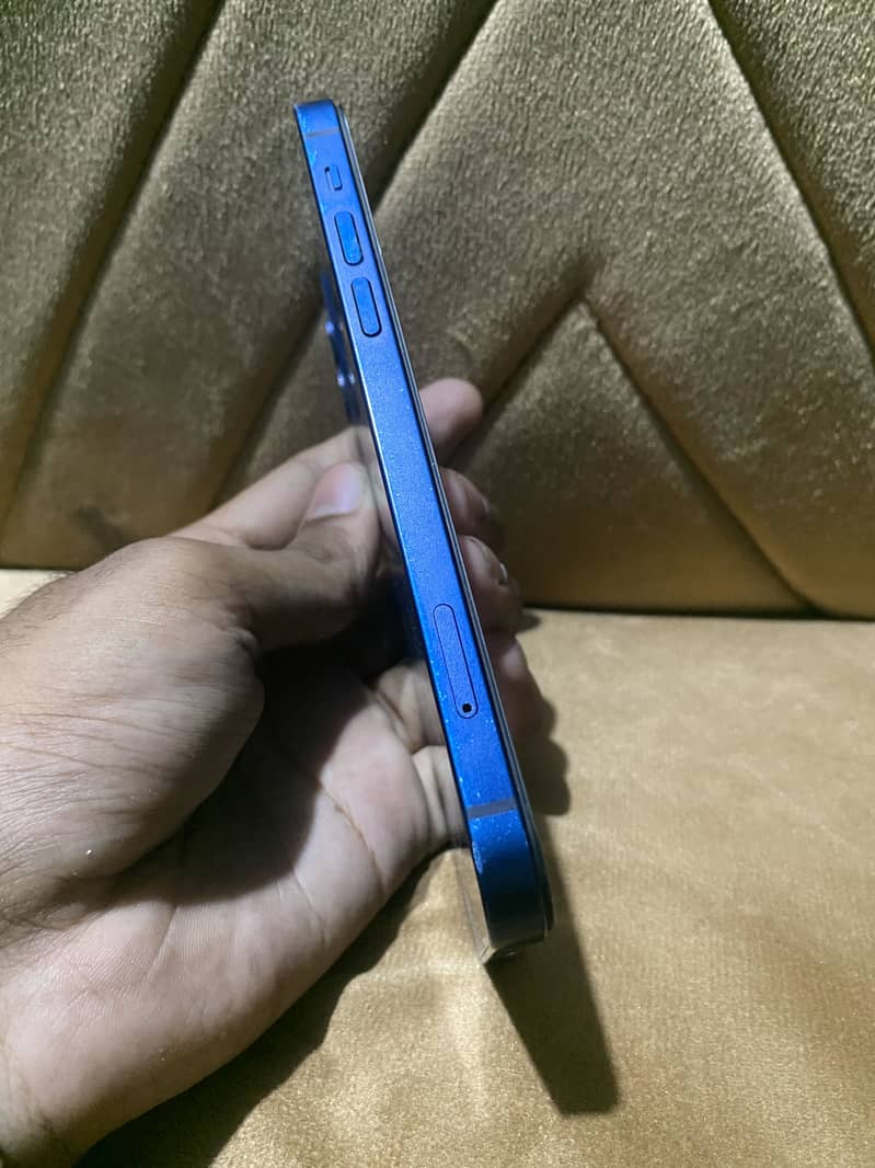 Apple iPhone 12 2