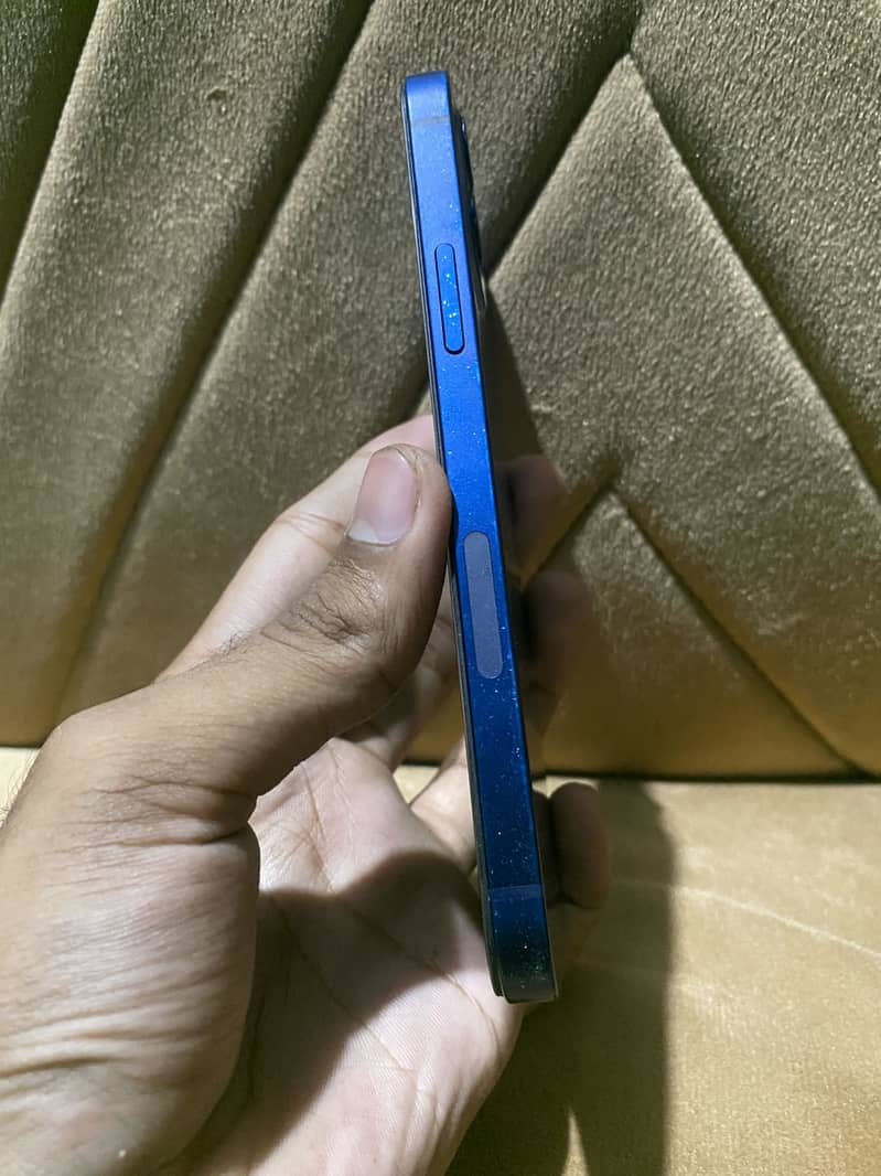 Apple iPhone 12 3