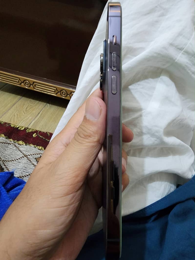 Apple iPhone 14 Pro Max 1