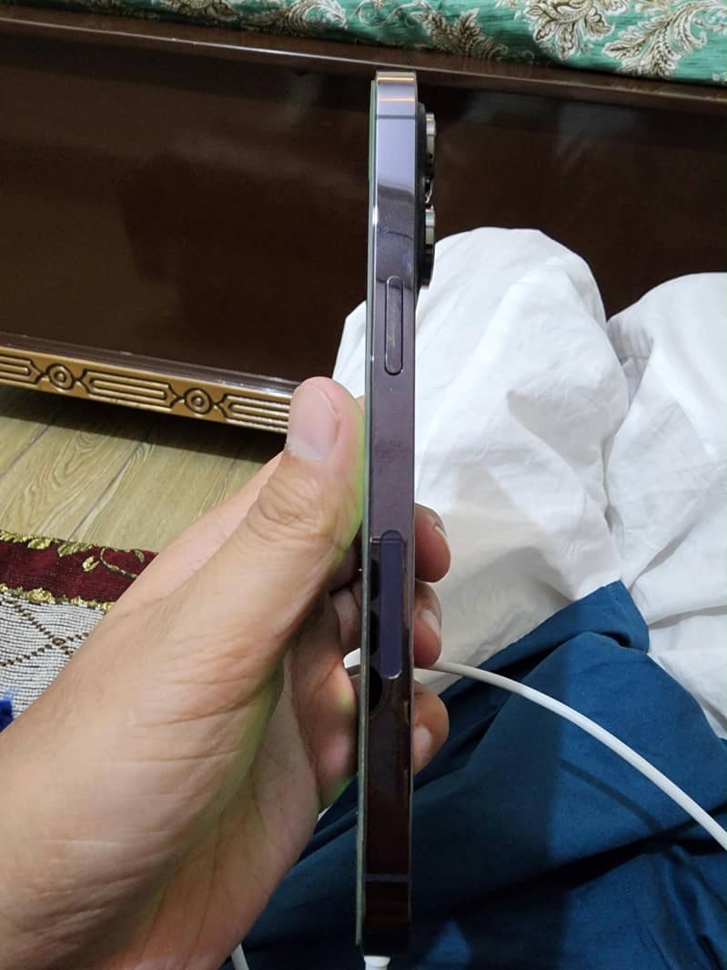 Apple iPhone 14 Pro Max 4