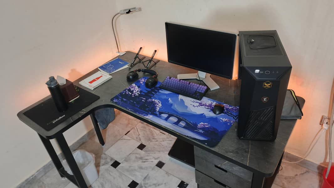 L-Shaped setup table + Free footrest 2