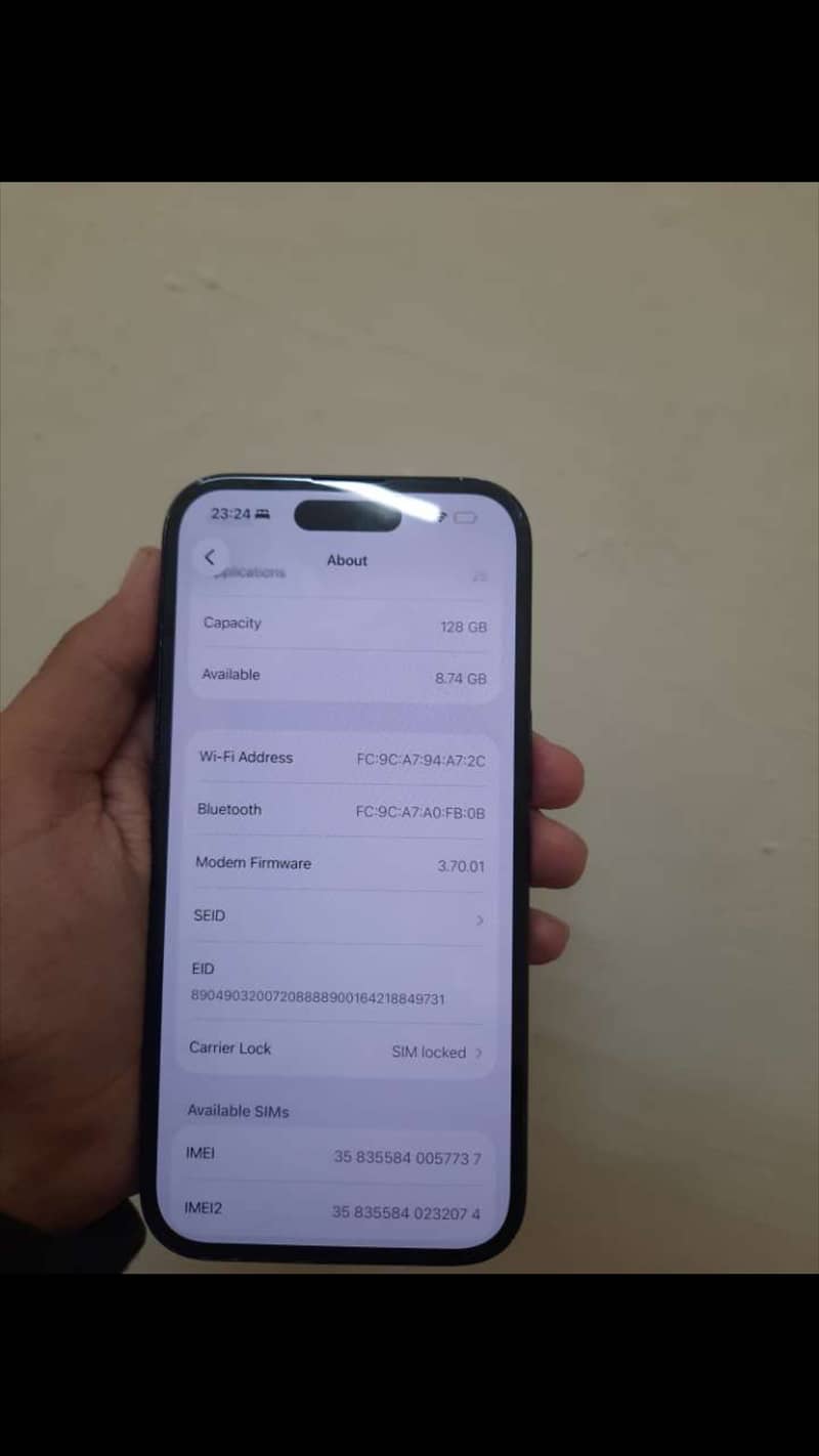 Apple iPhone 15 4