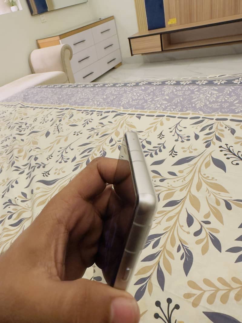 Google Pixel 7a 4