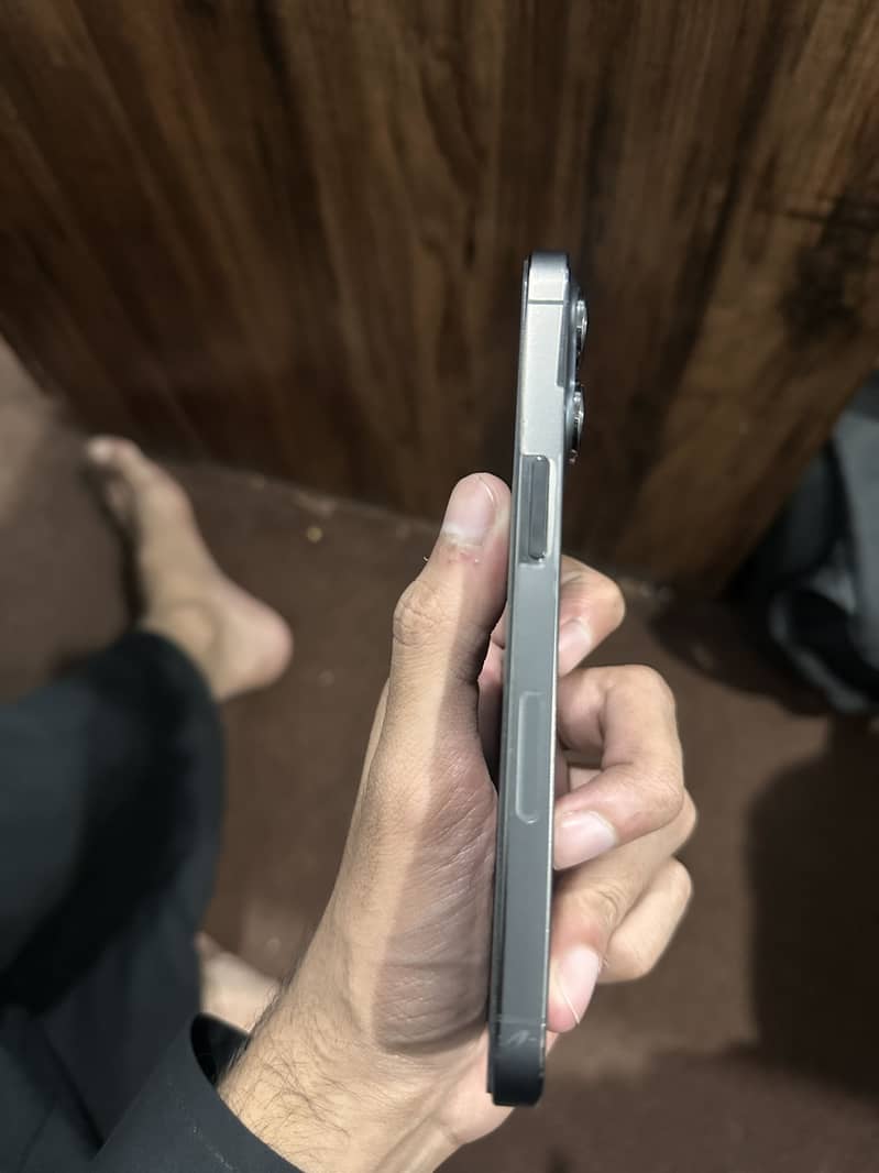 Apple iPhone 13 Pro 1
