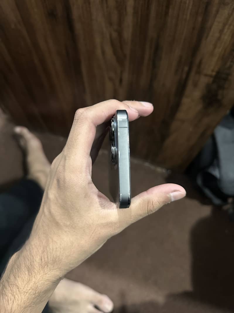 Apple iPhone 13 Pro 4