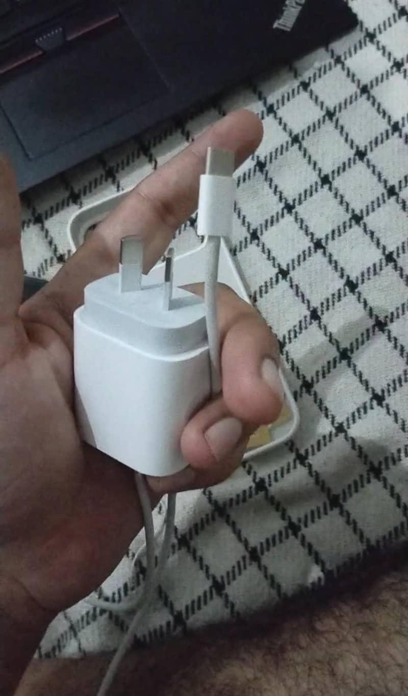 Apple iPhone 17 Pro Max 9