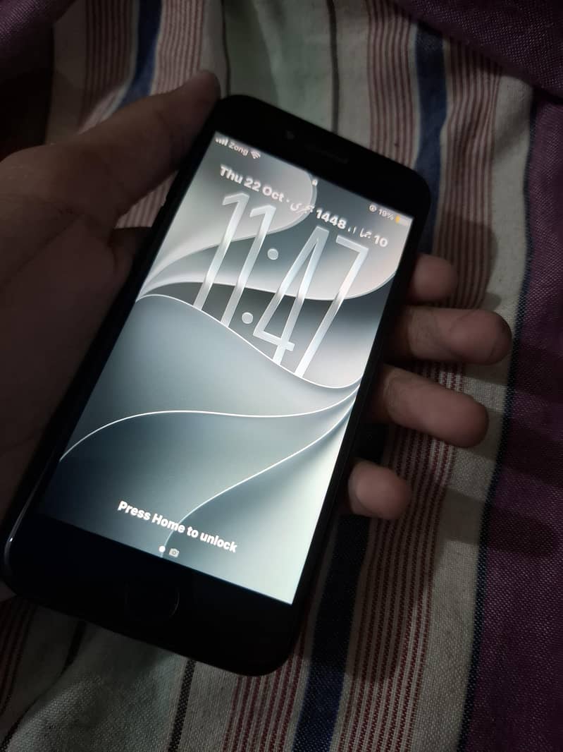 Apple iPhone SE 0