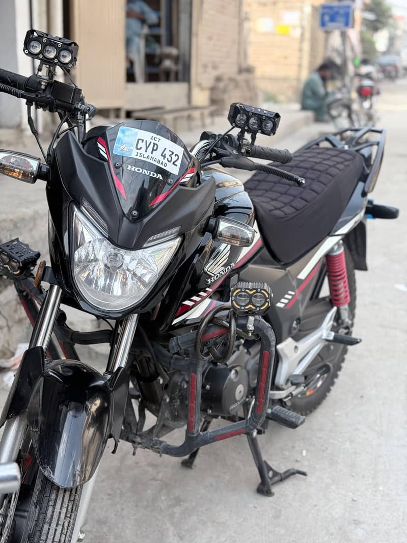 Honda cb150f 1