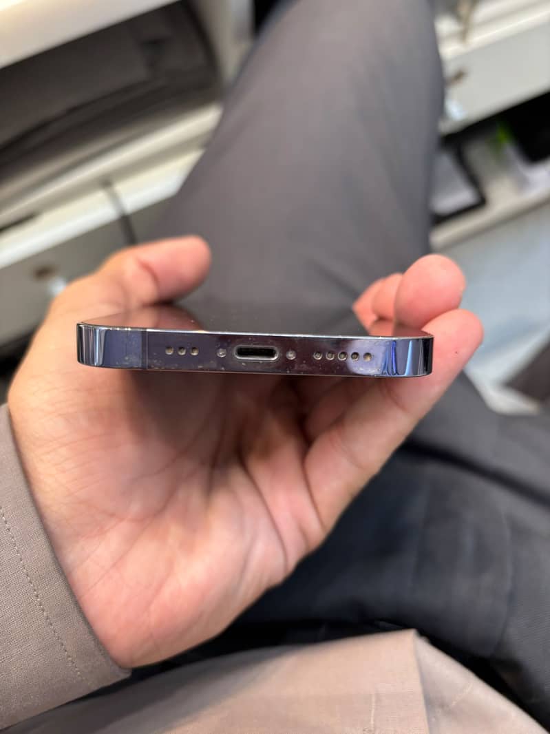 Apple iPhone 14 Pro 2