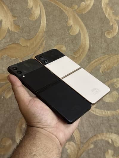 Samsung Mobile Z Flip 4