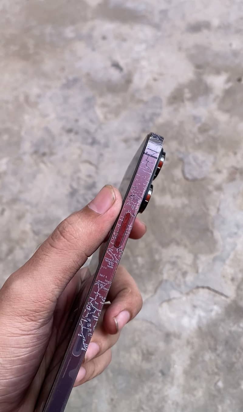 Apple iPhone 14 Pro Max 0