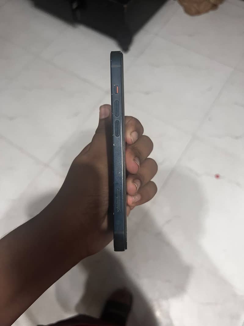 Apple iPhone 13 1
