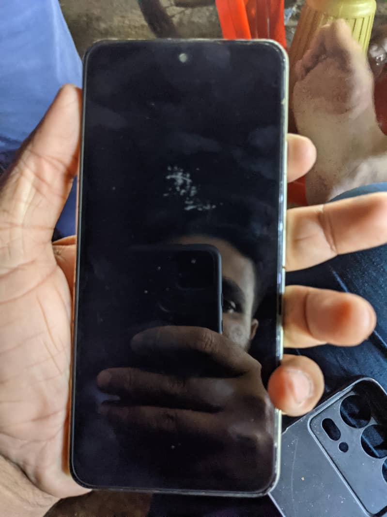 Realme C75 1