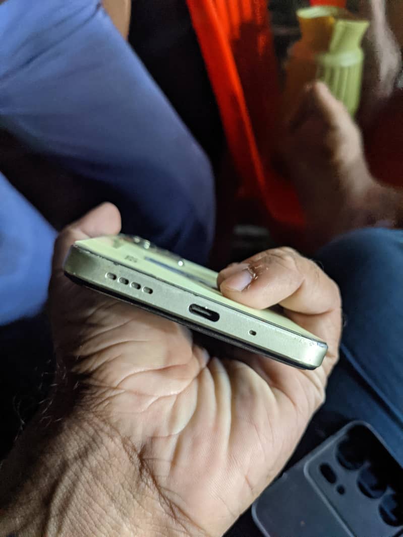 Realme C75 4