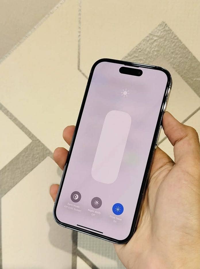 Apple iPhone 14 Pro 1