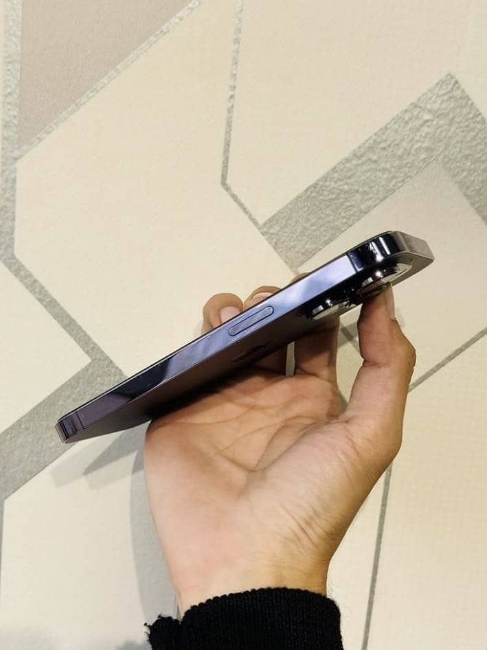 Apple iPhone 14 Pro 2