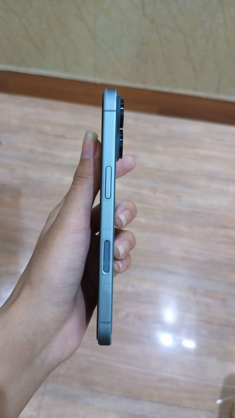 Apple iPhone 16 jv 1