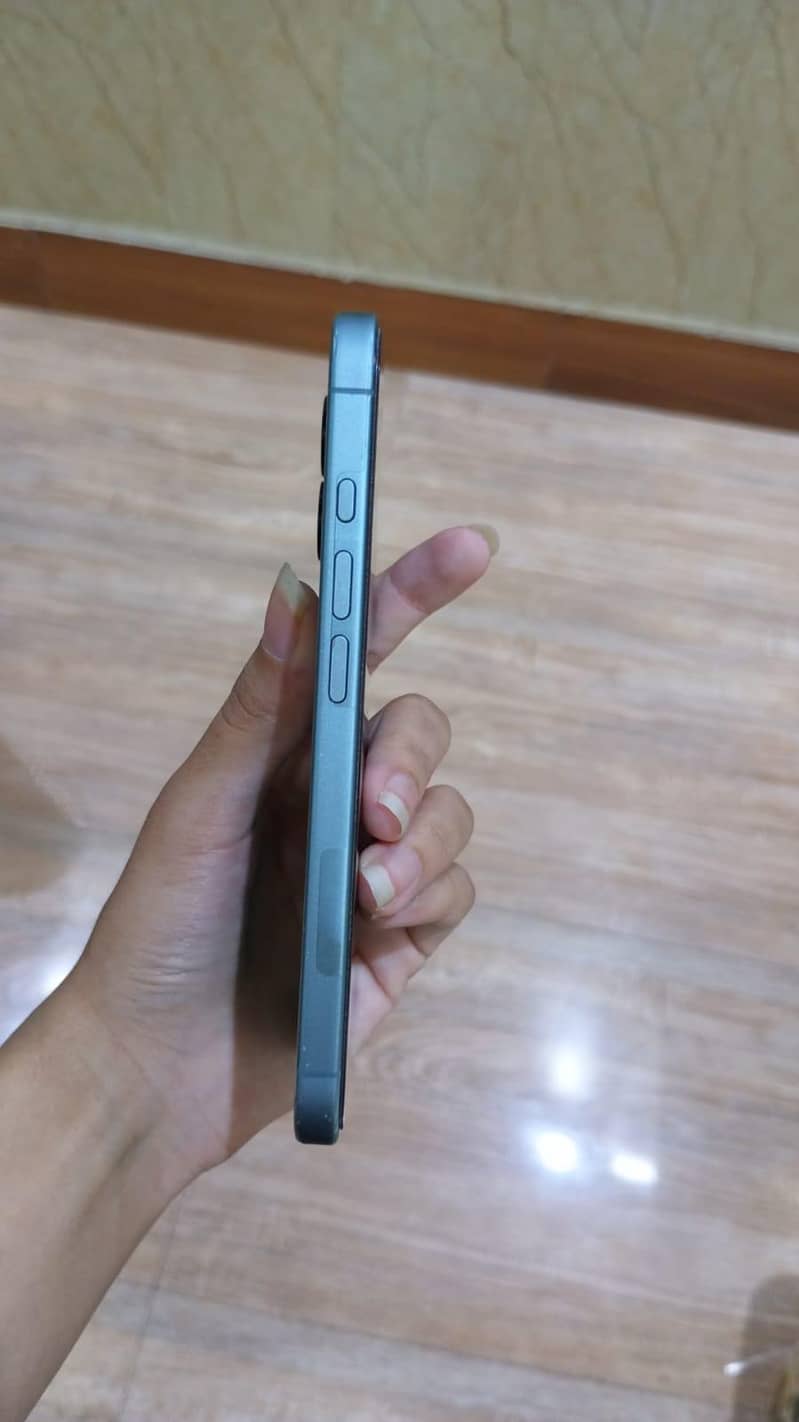 Apple iPhone 16 jv 6