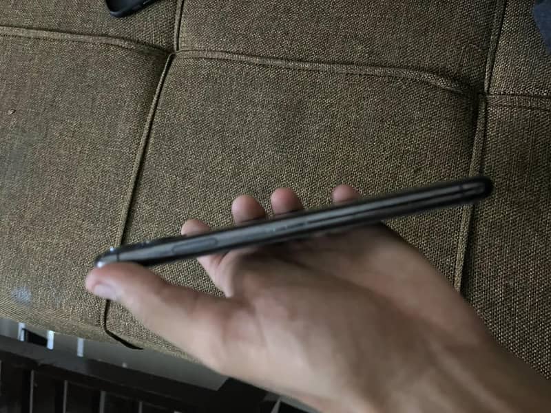 Apple iPhone 11 Pro Max 1