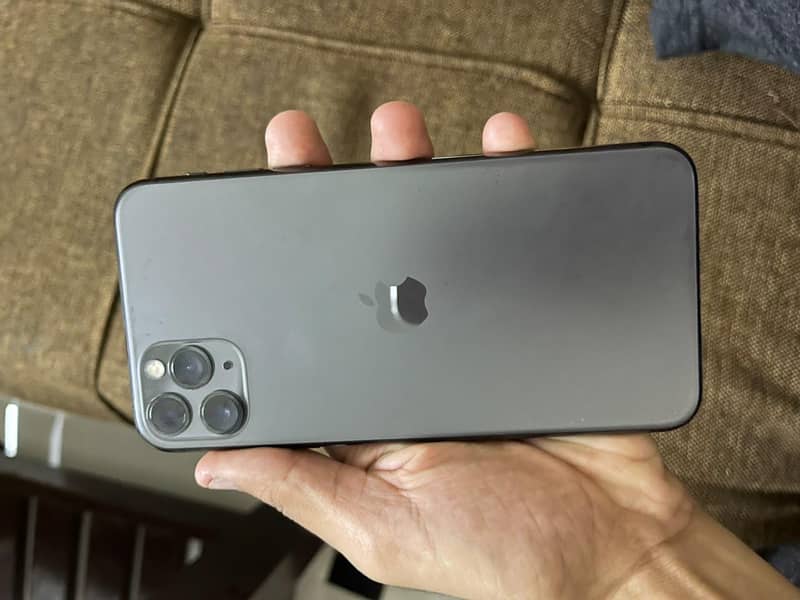 Apple iPhone 11 Pro Max 2