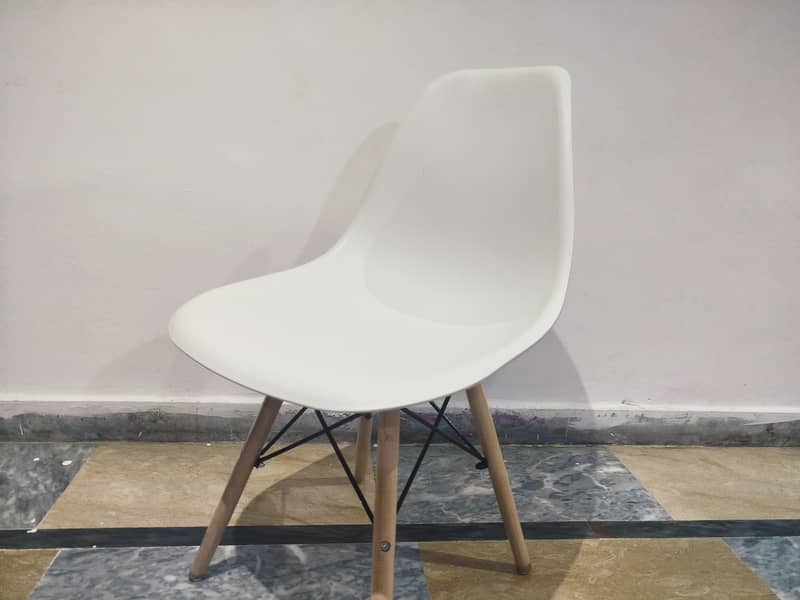 Dining Chairs Good Condition 0