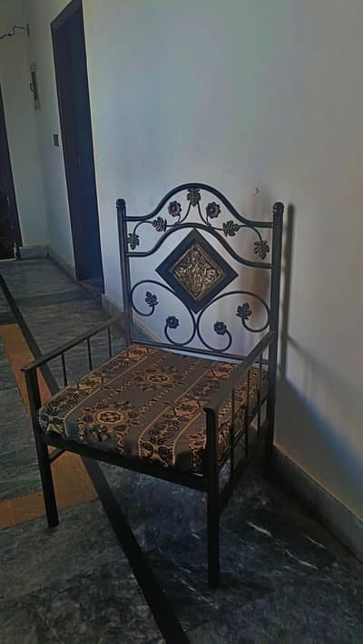 five seaters chairs with three table