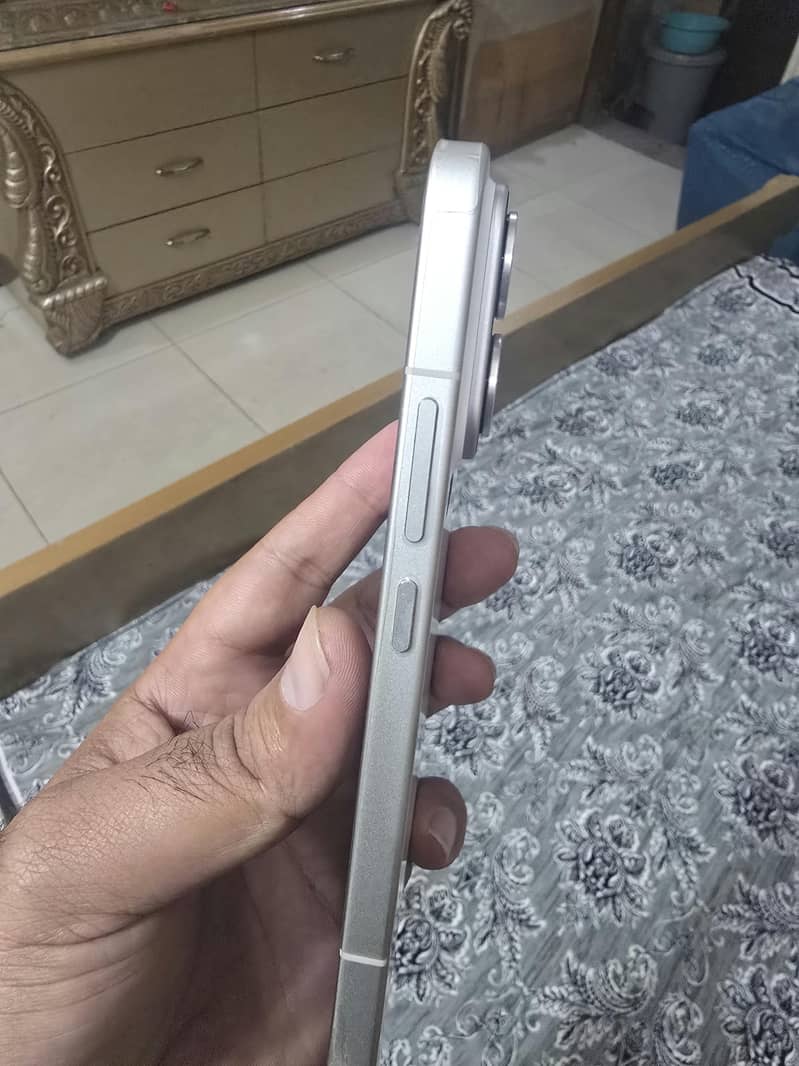 Xiaomi 17 Pro Max 4