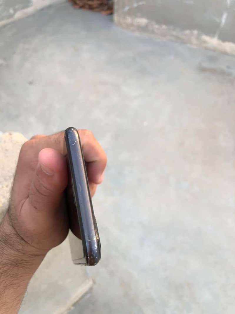 Apple iPhone 8 Plus 1