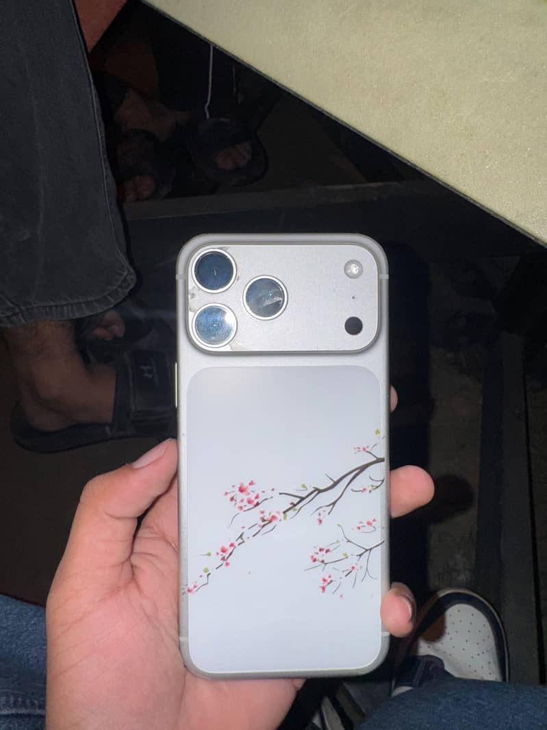Apple iPhone 17 Pro Max 0