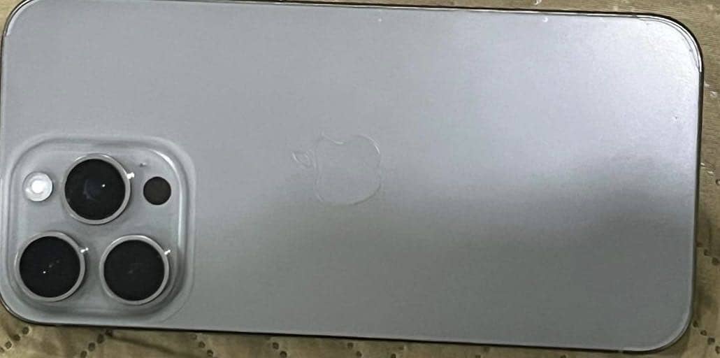 Apple iPhone 15 Pro Max 1