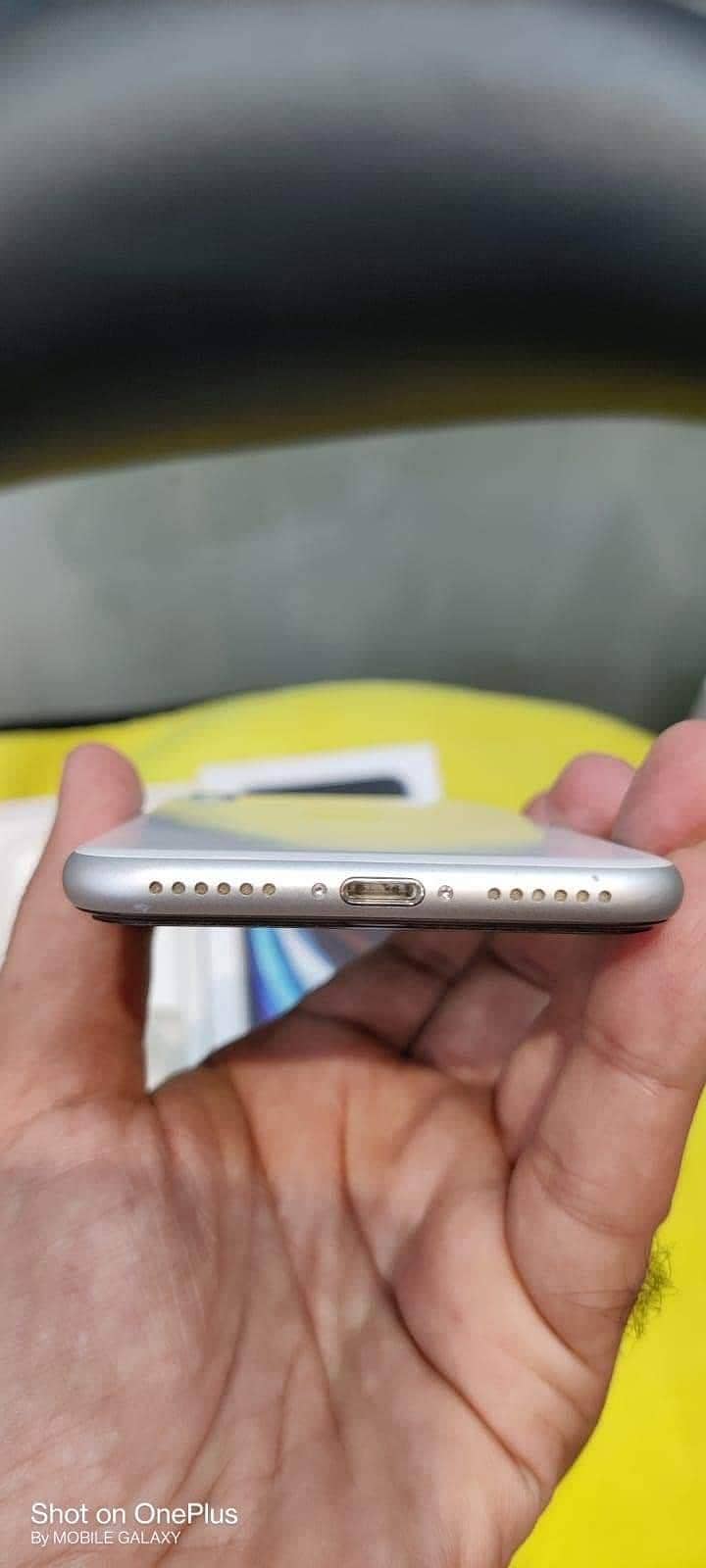 Apple iPhone 8 1