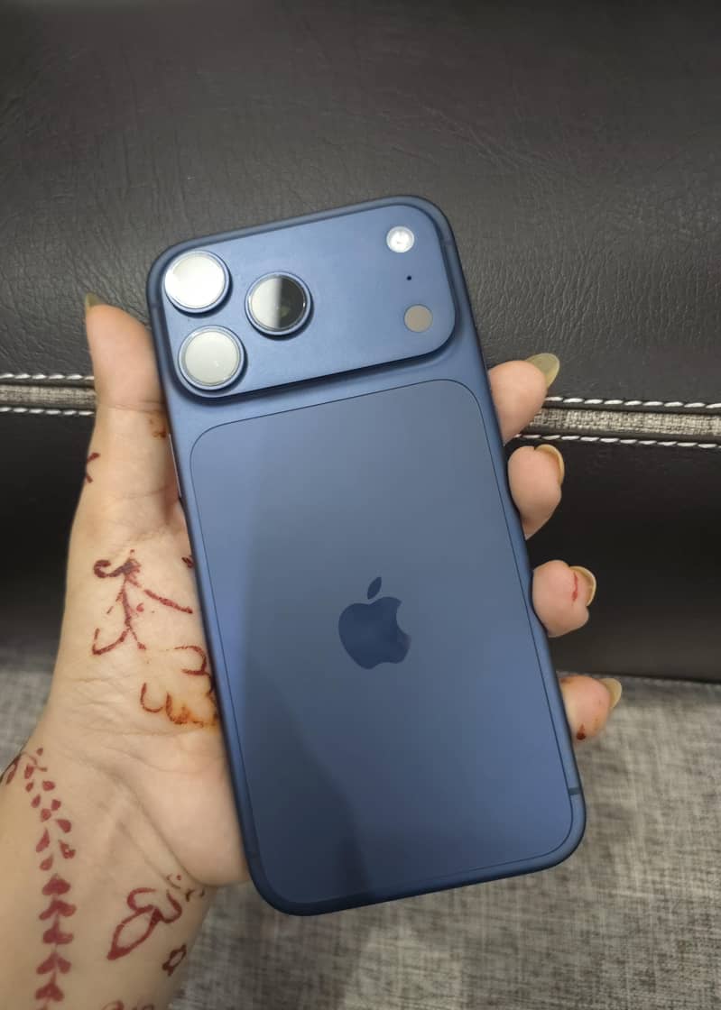 Apple iPhone 17 Pro Max 0
