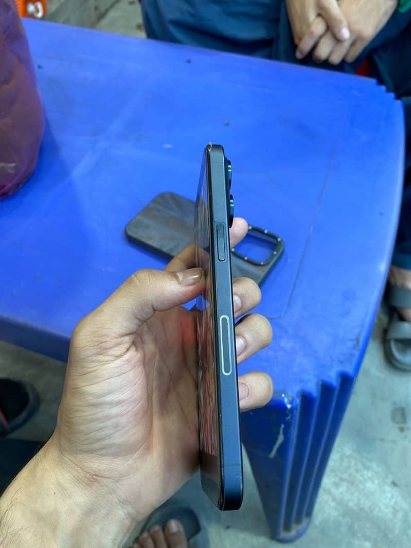 Apple iPhone 15 Pro Max 7
