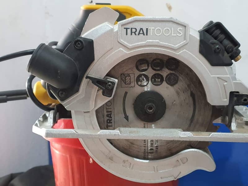Imported TraiTools Angle grinder 1