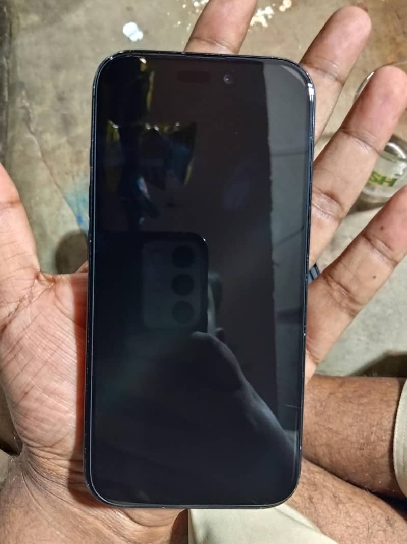 Apple iPhone 16 1