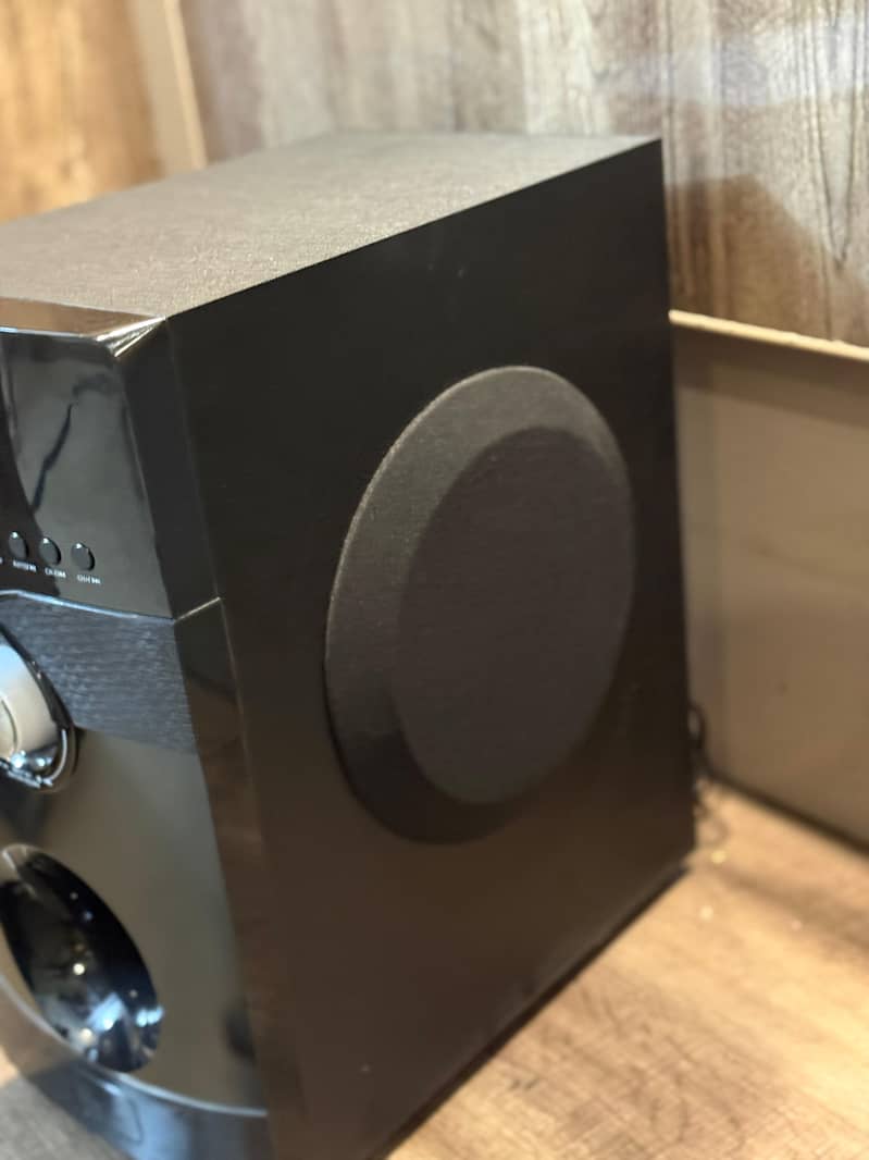 Audionic vision 40 Bt speakers 4