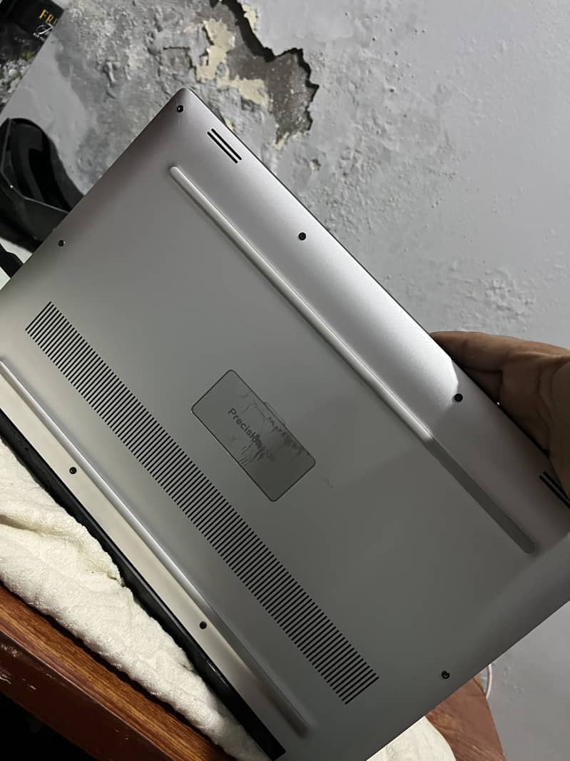 Dell Precision 5530 2